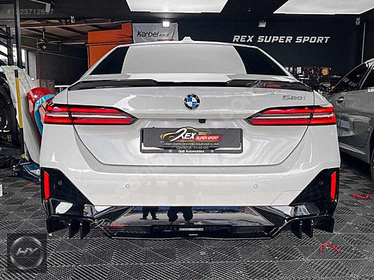BMW 5 Serisi G60 & i5 M Performance Style Difüzör Piano Black