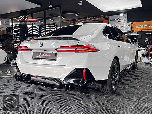 BMW 5 Serisi G60 & i5 M Performance Style Difüzör Piano Black